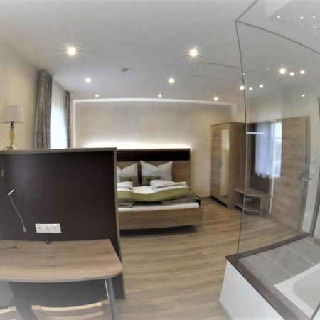 Hotel - Garni Mittelpunkt-Europa Gmbh براوناو آم إن المظهر الخارجي الصورة