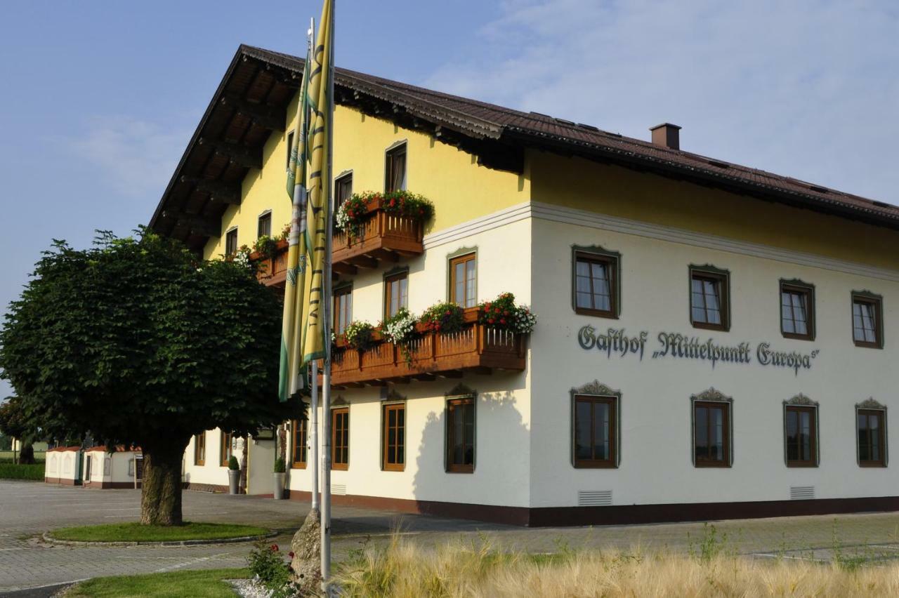 Hotel - Garni Mittelpunkt-Europa Gmbh براوناو آم إن المظهر الخارجي الصورة